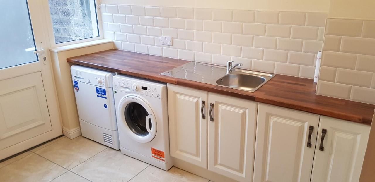 Дома для отпуска 3 Bedroom newly furnished cork city Корк-15