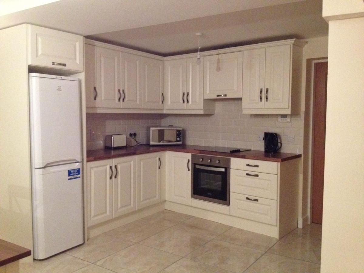 Дома для отпуска 3 Bedroom newly furnished cork city Корк-11
